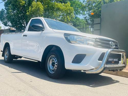 Toyota Hilux 2.4 GD 5MT Aircon Single Cab