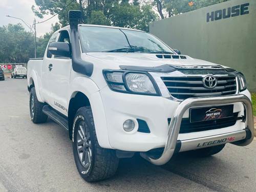 Toyota Hilux (Legend 45) 3.0 D-4D 4X4 Xtra Cab