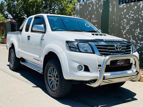 Toyota Hilux (Legend 45) 3.0 D-4D R/B Xtra Cab