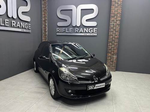 Renault Clio II 1.6 Dynamique 3 Door