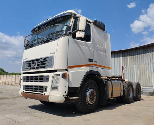 Volvo FH 12 - 460 - 6 x 4 - Sleeper Cab - Hub Reduction