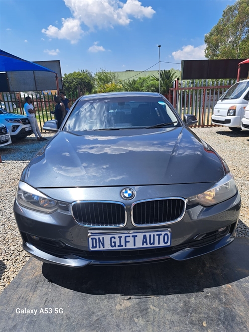 BMW 320i (F30) Auto