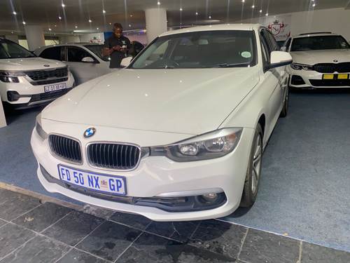 BMW 318i (F30) Auto