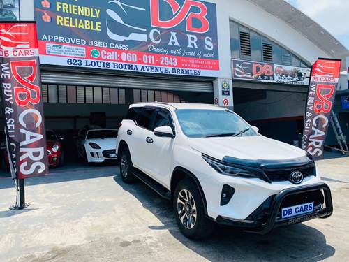 Toyota Fortuner IV 2.4 GD-6 Raised Body