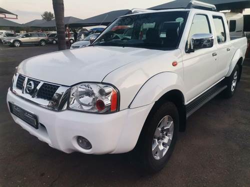 Nissan Hardbody NP300 2.4i 4X4 Double Cab