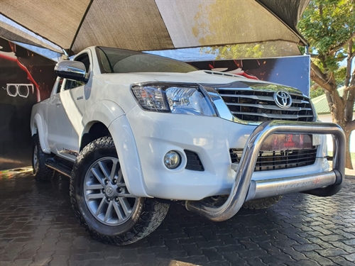 Toyota Hilux (Legend 45) 3.0 D-4D R/B Xtra Cab