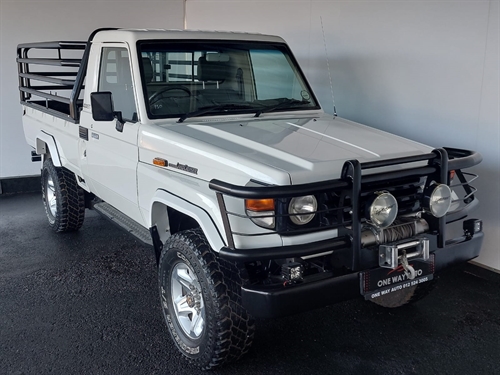 Toyota Land Cruiser 4.5 Petrol Pick Up