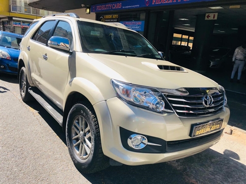 Toyota Fortuner III 3.0 D-4D 4x4 Auto Heritage Edition