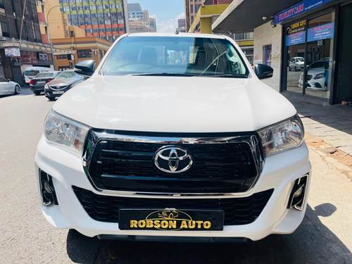 Toyota Hilux 2.4 GD-6 RB SRX Extra Cab 