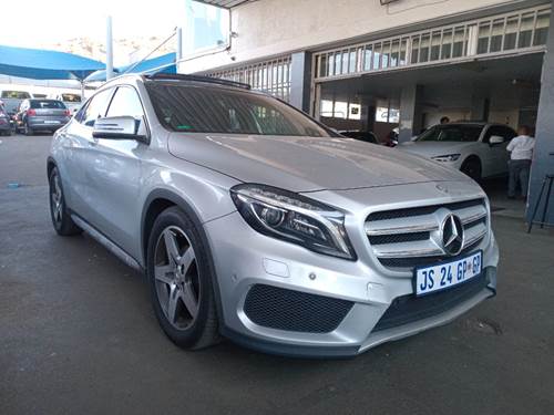 Mercedes Benz GLA 200