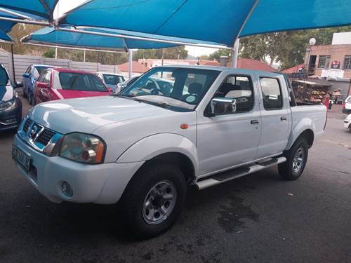 Nissan Hardbody NP300 2.4i 4X4 Double Cab