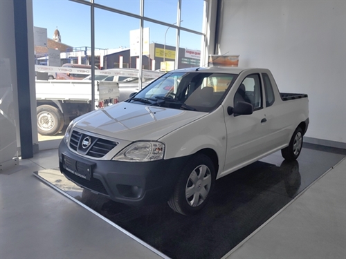 Nissan NP200 1.6i Pack