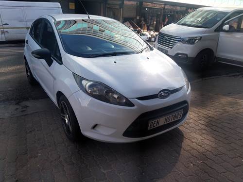 Ford Fiesta 1.4i Trend 5 Door