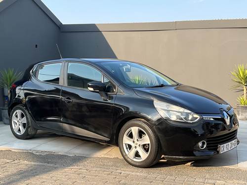 Renault Clio IV 900T (66kW) Expression 5 Door