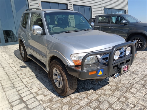 Mitsubishi Pajero 3200 Di-D GLS SWB Auto