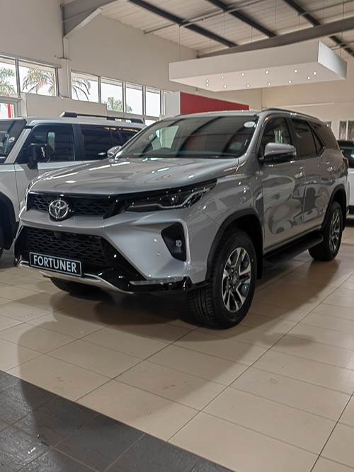 Toyota Fortuner VI 2.4GD-6 Auto 4x4