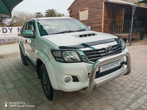 Toyota Hilux (Legend 45) 3.0 D-4D R/B Xtra Cab