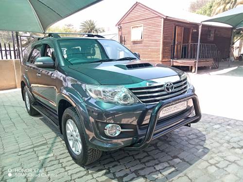 Toyota Fortuner III 2.5 D-4D VNT Raised Body Auto