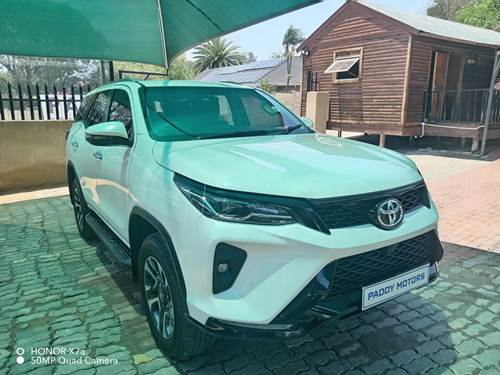 Toyota Fortuner IV 2.4 GD-6 Raised Body