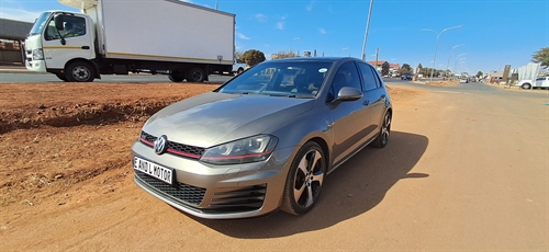 Volkswagen (VW) Golf 7 GTi 2.0 TSi