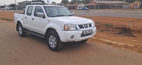 Nissan Hardbody NP300 2.4i 4X4 Double Cab