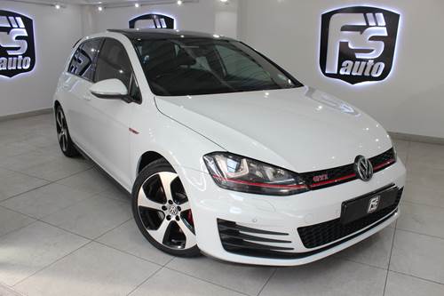 Volkswagen (VW) Golf 7 GTi 2.0 TSi Performance DSG