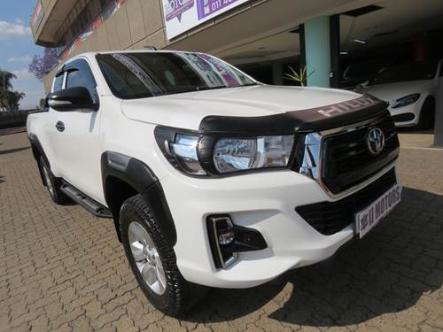 Toyota Hilux 2.4 GD-6 RB SRX Extra Cab 