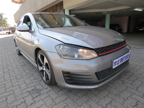 Volkswagen (VW) Golf 7 GTi 2.0 TSi DSG