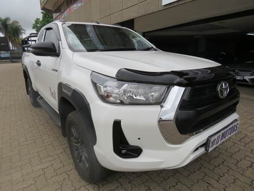 Toyota Hilux 2.4 GD-6 RB SRX Extra Cab 