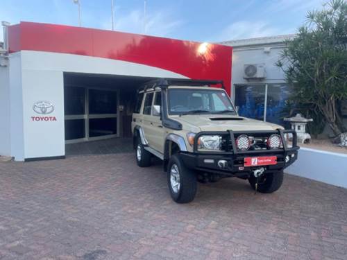 Toyota Land Cruiser 76 4.5 Diesel Station Wagon