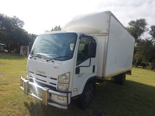 Isuzu NQR 500 - Auto / Manual Tansmission