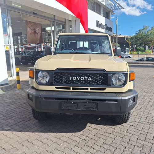 Toyota Land Cruiser 79 2.8 GD-6 Double Cab Auto