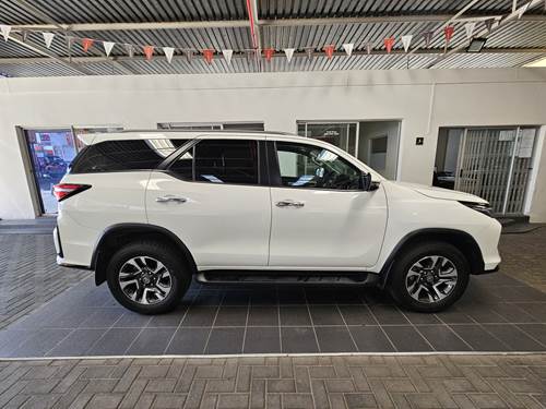 Toyota Fortuner VI 2.4GD-6 Raised Body Auto