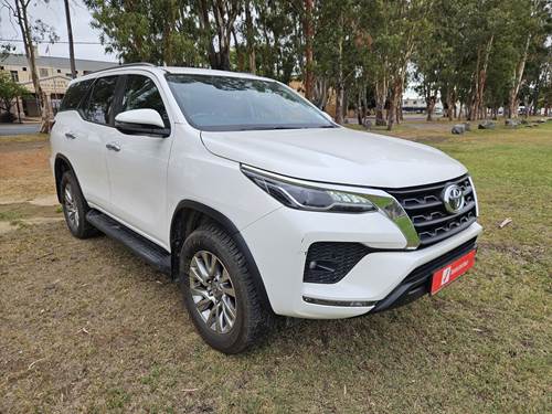 Toyota Fortuner V 2.8 GD-6 Raised Body Auto