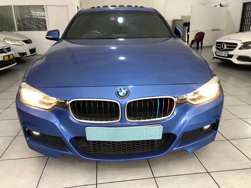 BMW 320i (F30) Auto