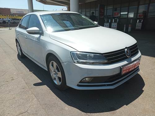 Volkswagen (VW) Jetta 6 2.0 TDi Highline DSG