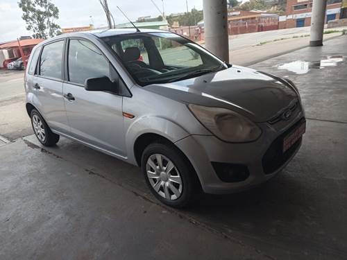 Ford Figo 1.4i Trend 5-Door Hatch Back