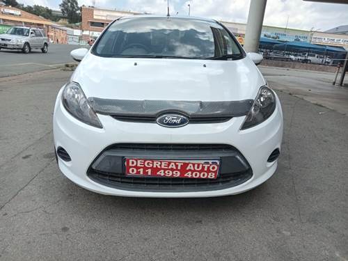 Ford Fiesta 1.6 TDCi Ambiente Sedan