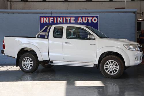 Toyota Hilux ( II) 3.0 D-4D Raider Xtra Cab 4X4