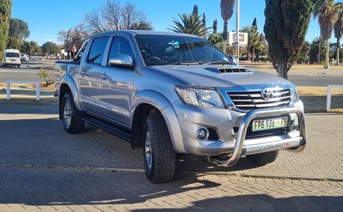 Toyota Hilux (Legend 45) 3.0 D-4D R/B Double Cab Auto