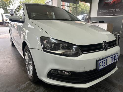 Volkswagen (VW) Polo Vivo 1.4 Hatch Comfortline 5 Door