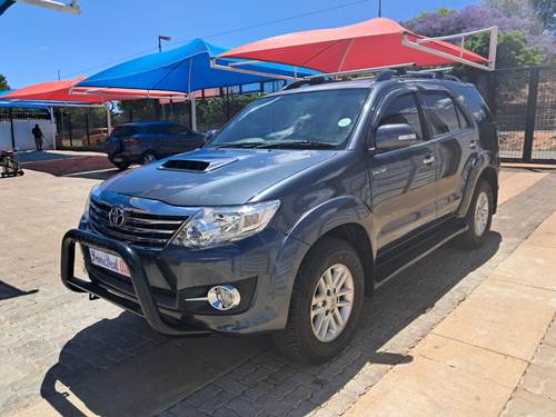 Toyota Fortuner III 3.0 D-4D 4x4 Auto