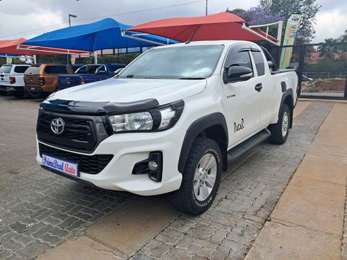 Toyota Hilux 2.4 GD-6 RB SRX Extra Cab 