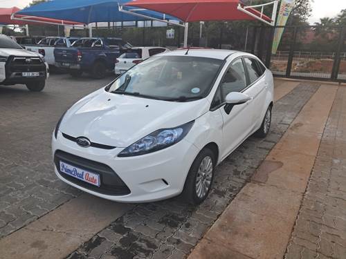 Ford Fiesta 1.6 Ambiente Sedan