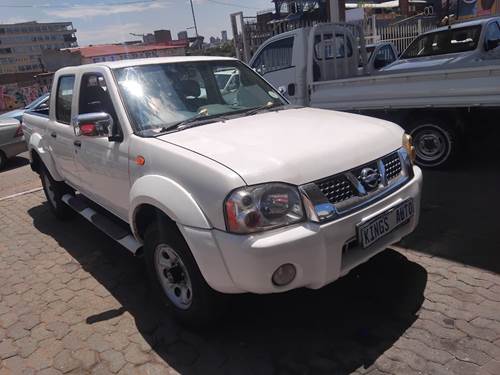 Nissan Hardbody NP300 2.4i 4X4 Double Cab