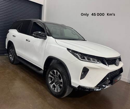 Toyota Fortuner VI 2.8GD-6 VX Auto 