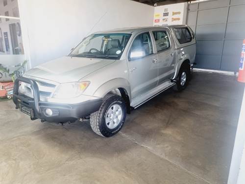 Toyota Hilux 2700i Raider R/B Double Cab