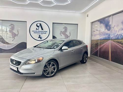 Volvo V40 T5 Momentum Geartronic 