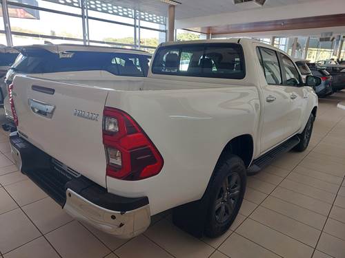 Toyota Hilux 2.8 GD-6 RD Raider Double Cab Auto (MHEV)