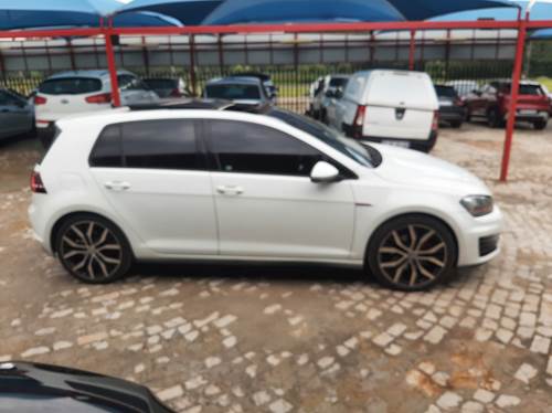 Volkswagen (VW) Golf 7 GTi 2.0 TSi DSG